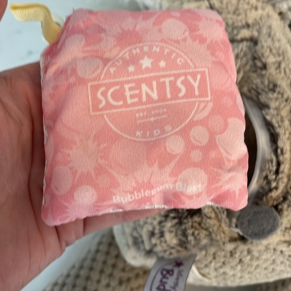 Scentsy Buddy - Keaton the Koala with Bubblegum Blast Scent - Picture 7 of 7